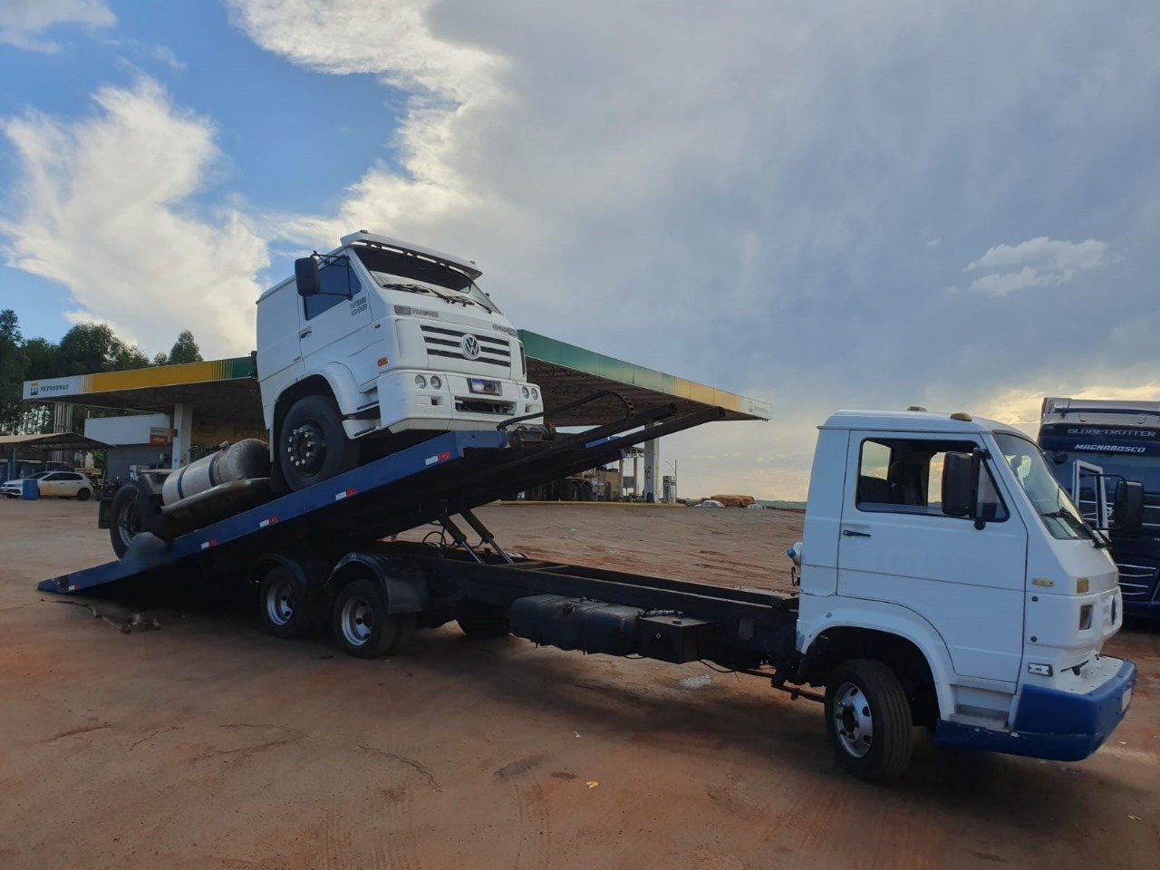 Serviço de Guincho Pesado 24 horas para Bobcat em Ribeirão Preto. Atendimento rápido e seguro. Entre em contato.
